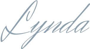A cursive form of the name Lynda.